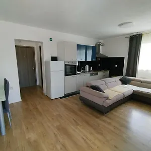  Apartman Tina
